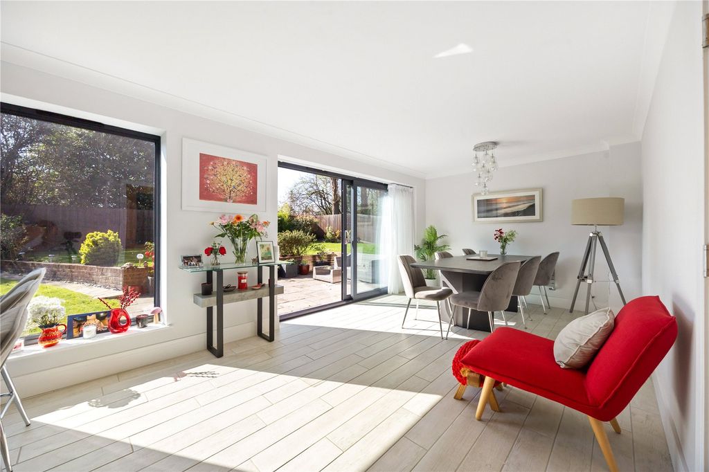 Property photo 2 of 29 Picture No. 13