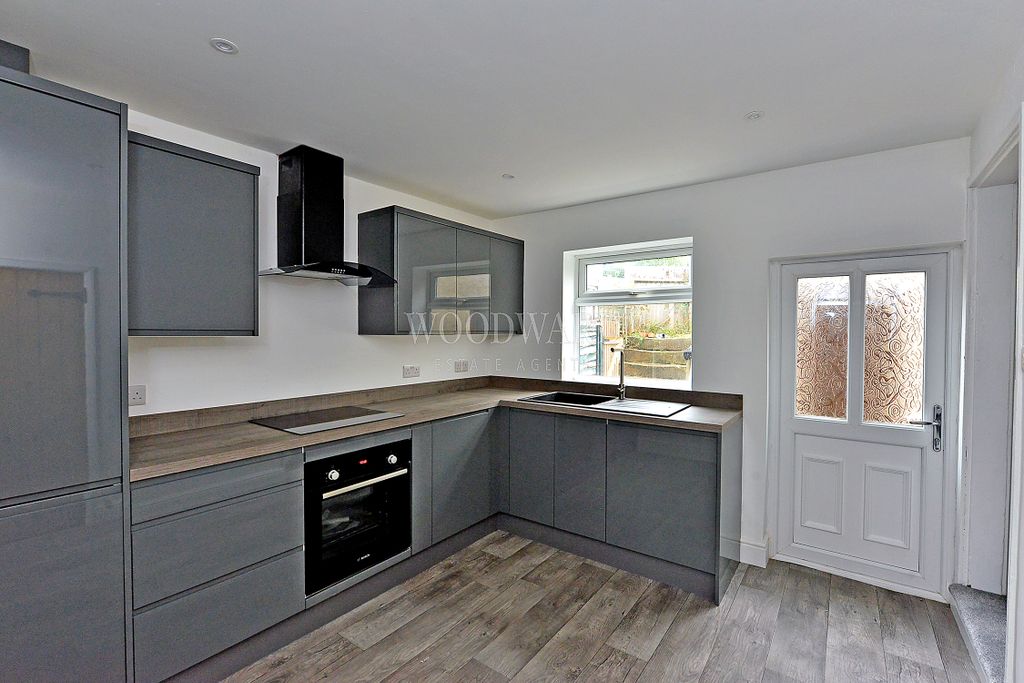 Property photo 2 of 16 Kitchen