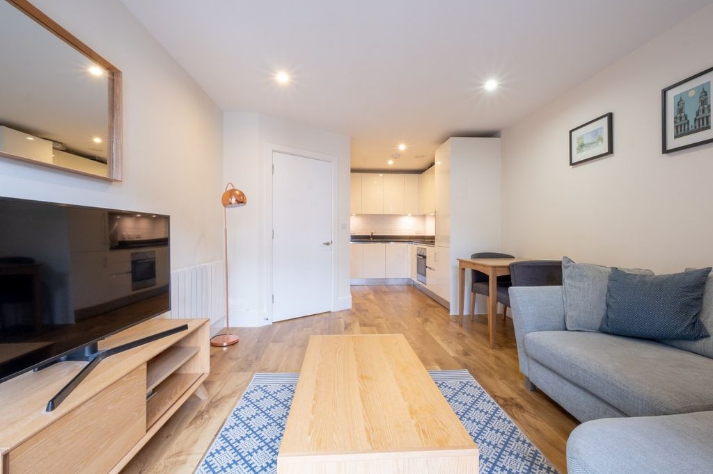 Property photo 3 of 11