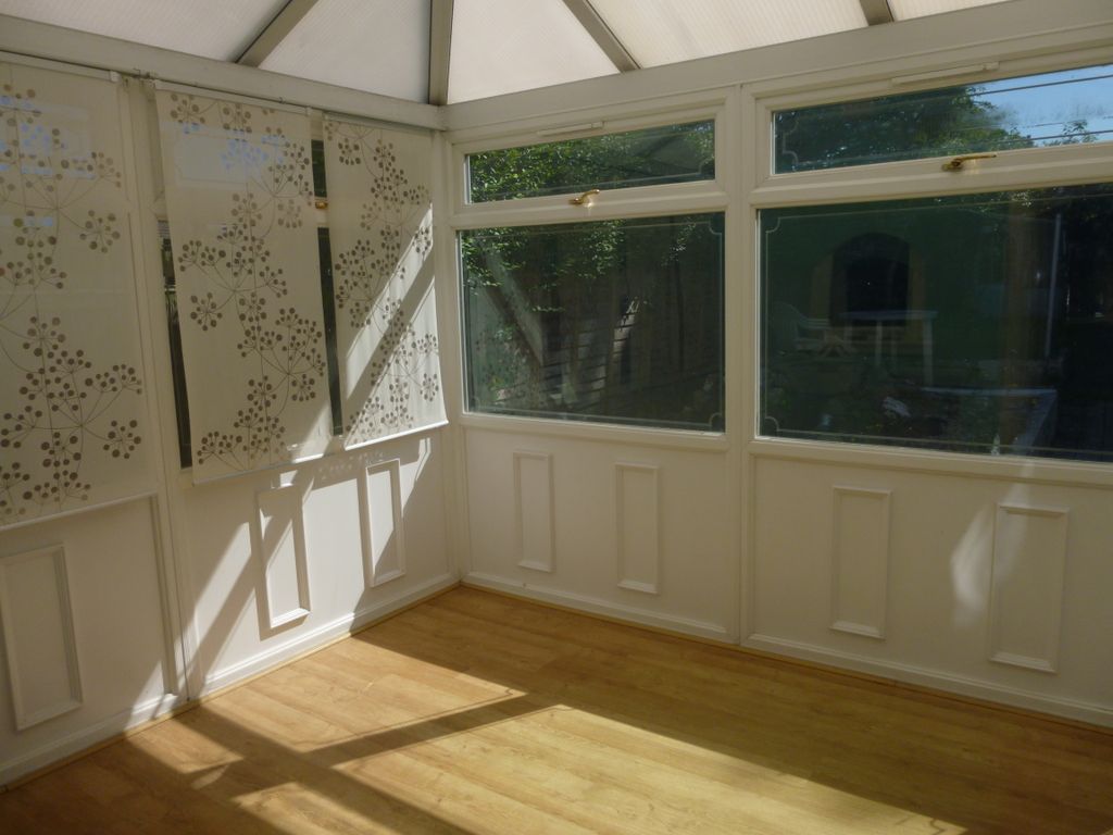 Property photo 3 of 7 Conservatory