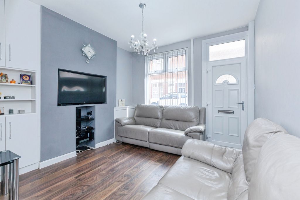 Property photo 2 of 18 Pbox-Img.Jpg