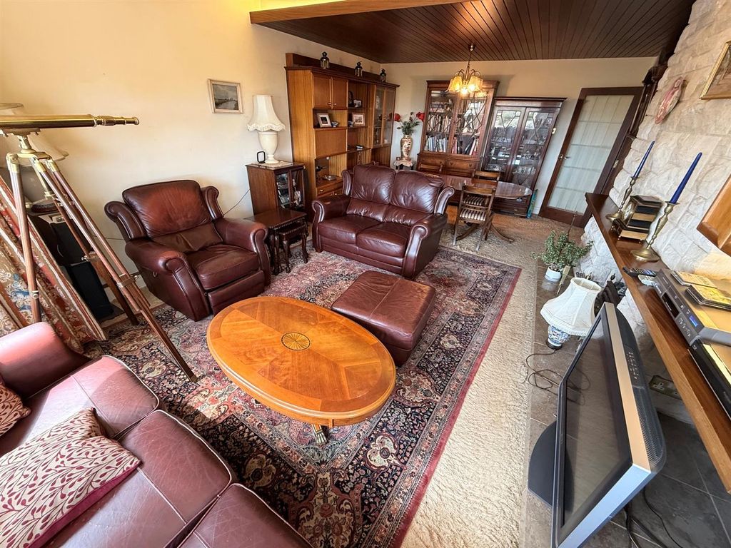 Property photo 2 of 21 Lounge/Dining Room