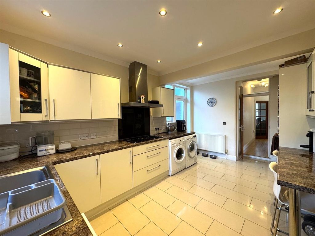 Property photo 3 of 8 Img_0528.Jpg