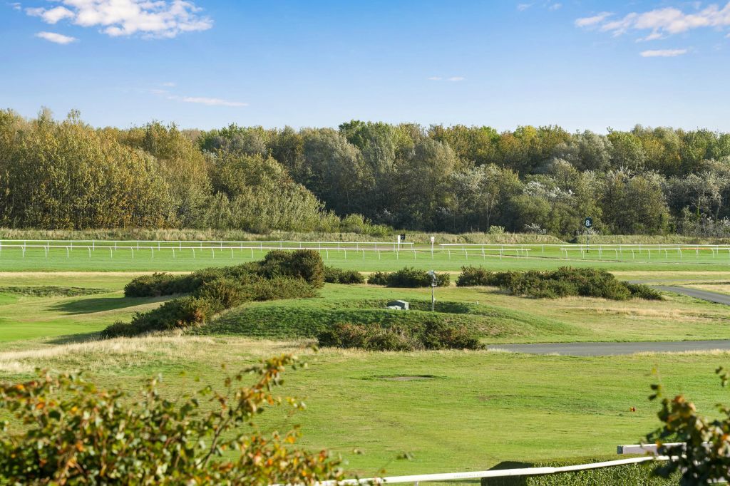 Property photo 3 of 23