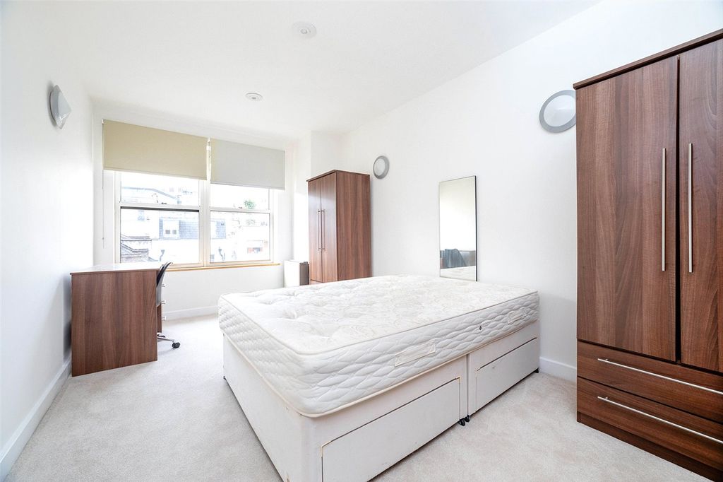 Property photo 3 of 11 Picture No. 22