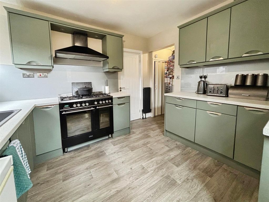 Property photo 2 of 20 Kitchen