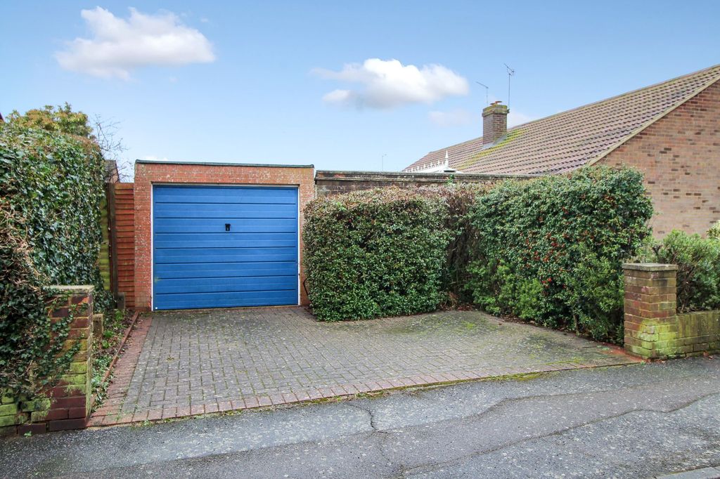 Property photo 2 of 14