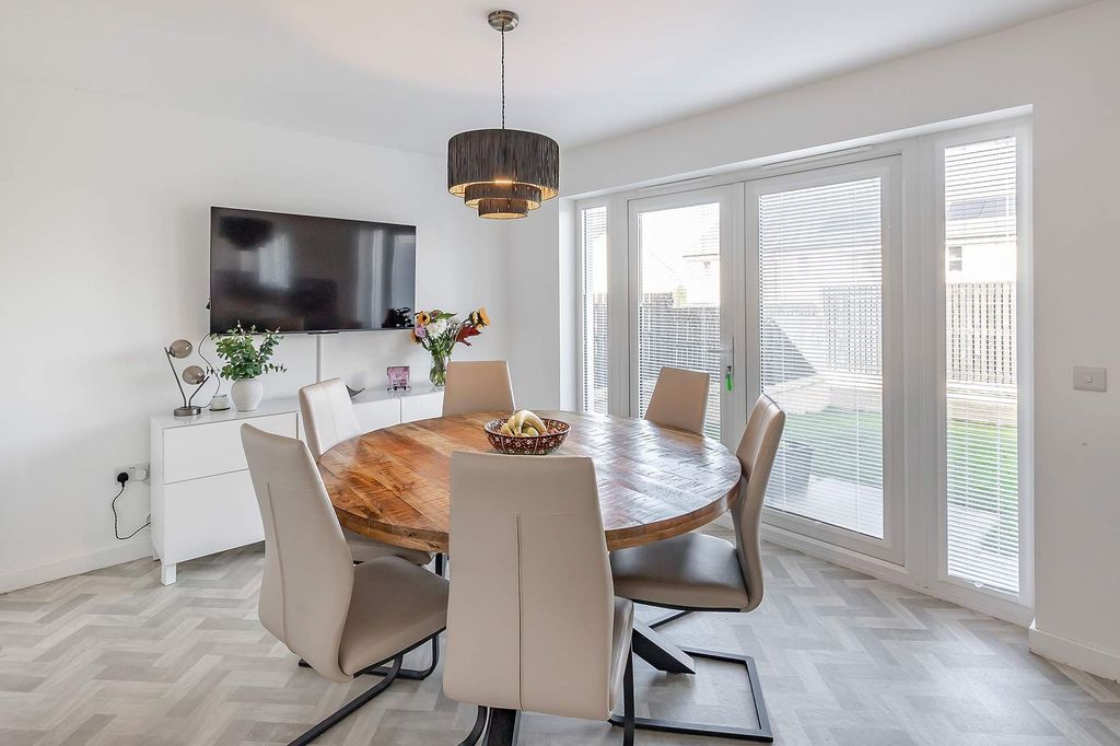 Property photo 3 of 22 Kitchen/Diner