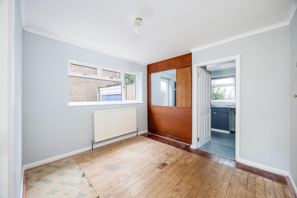 Property photo 3 of 17 Dining