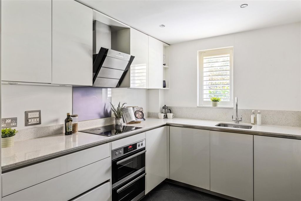 Additional image 9 of 2 bed flat for saleBellingham Drive, Reigate RH2