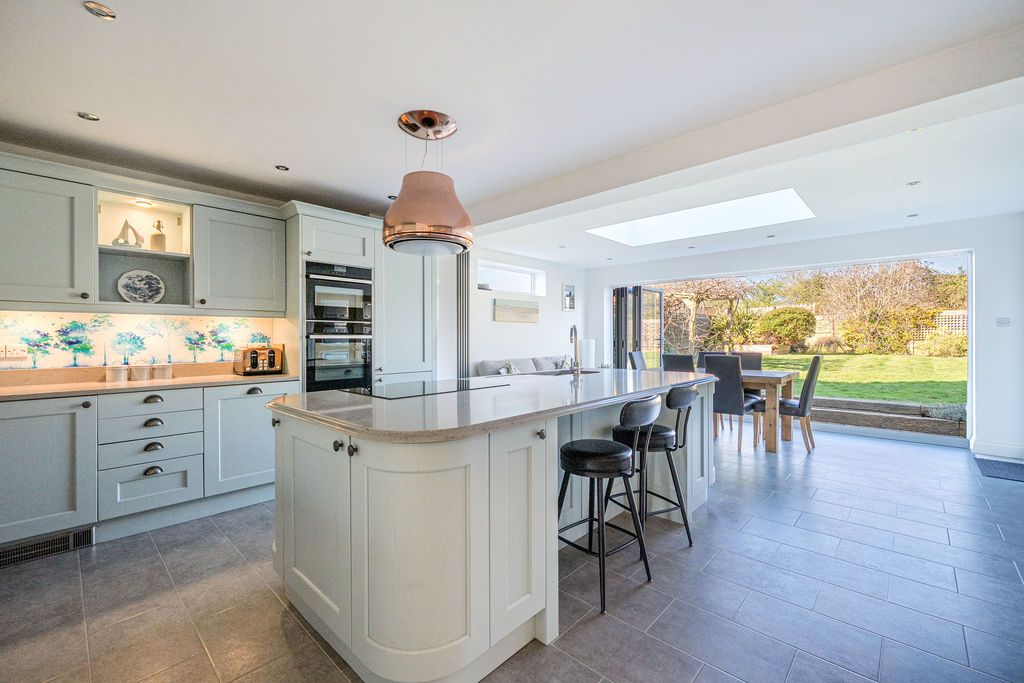 Property photo 2 of 21 Kitchen/Dining Room