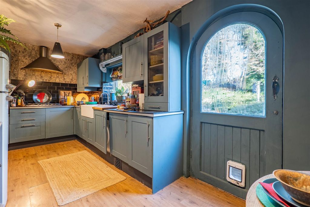 Property photo 3 of 36 Kitchen/Diner