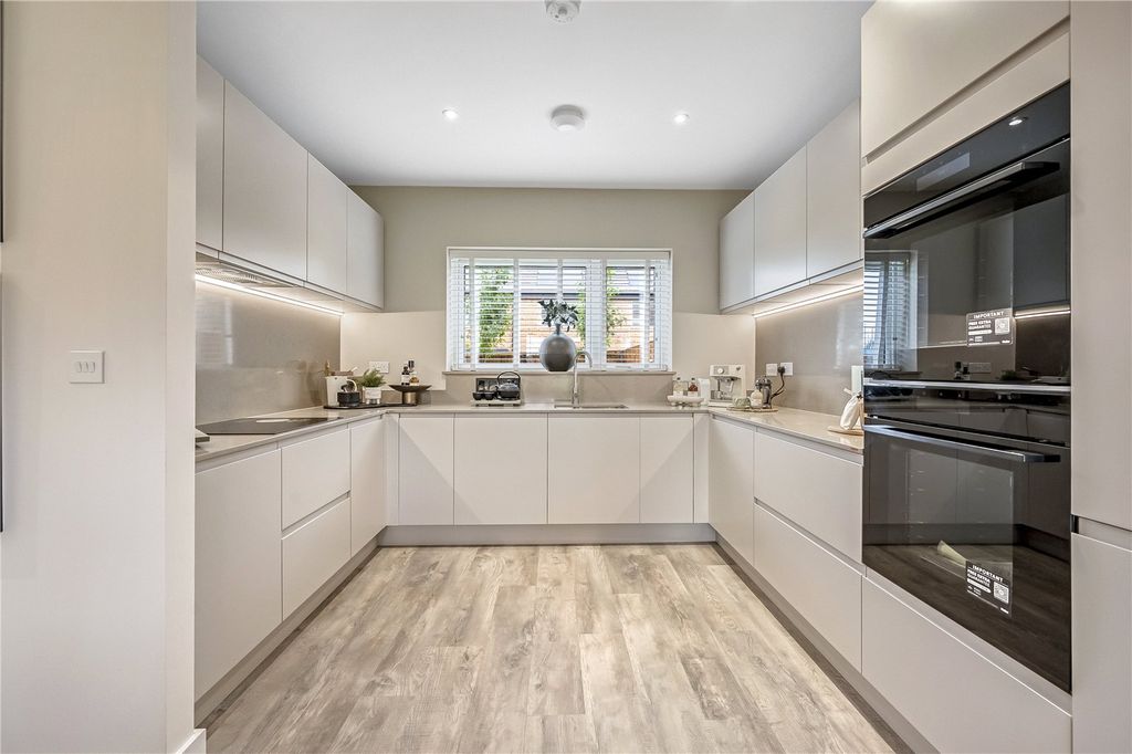 Property photo 1 of 12 Picture No. 01