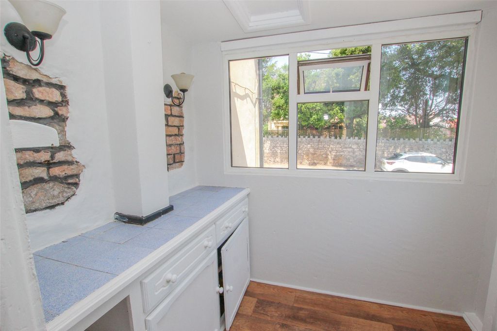 Property photo 3 of 17 Picture No. 16