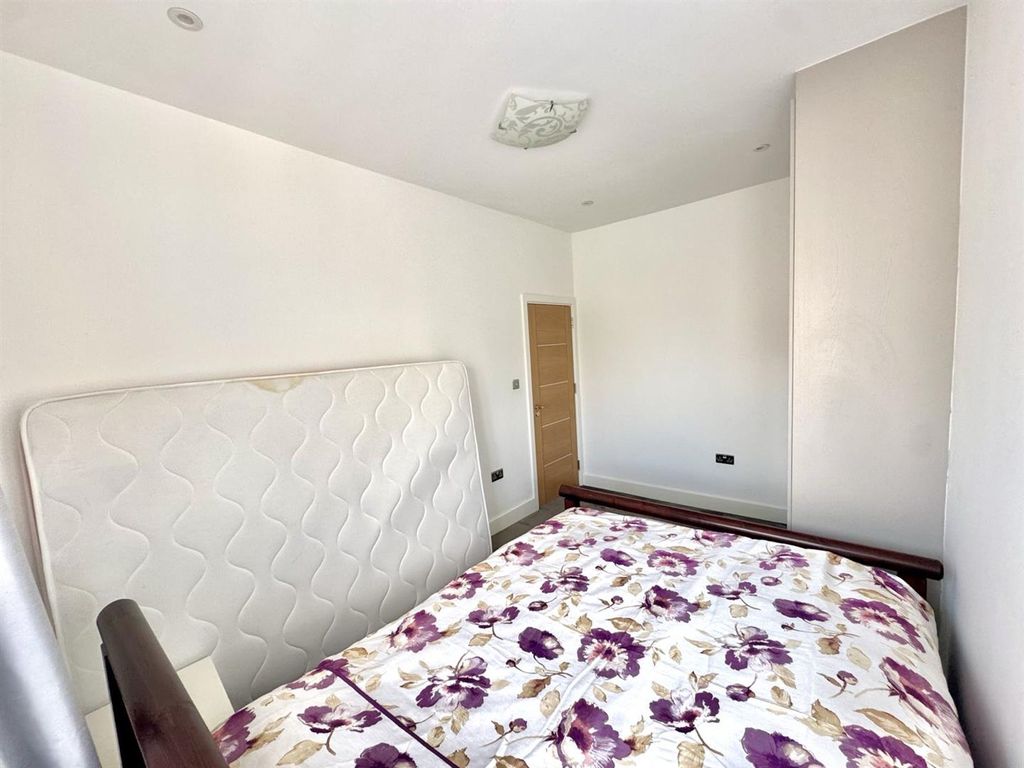 Additional image 30 of 5 bed semi-detached house for saleCheyne Walk, Croydon CR0