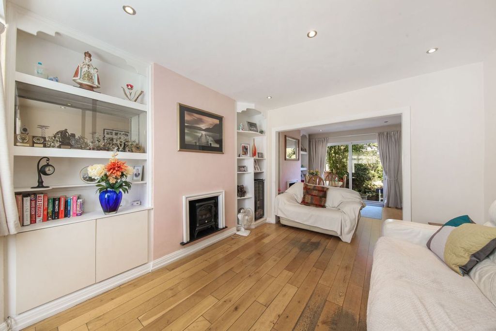 Property photo 3 of 16