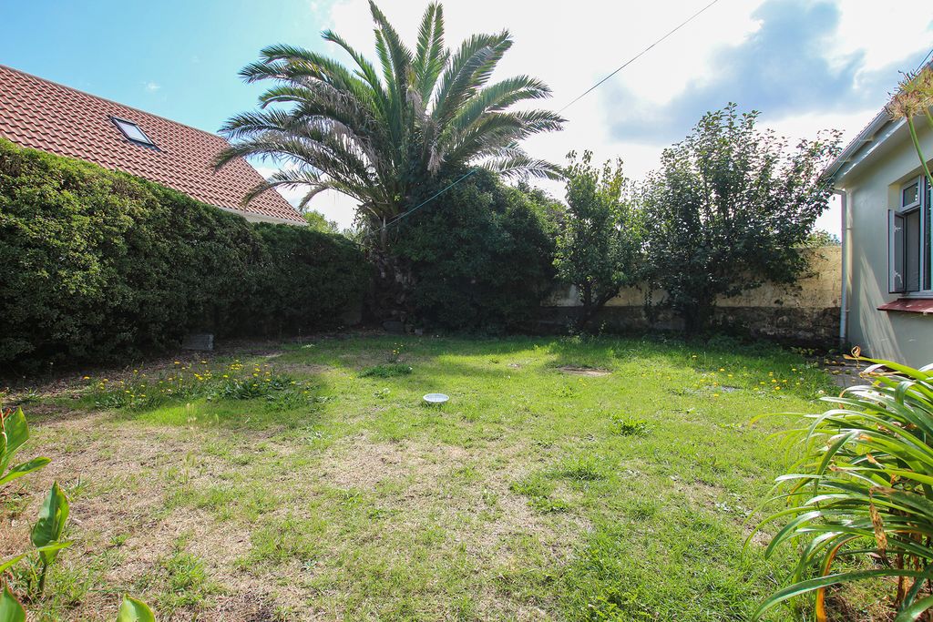 Property photo 3 of 17 Photo 2
