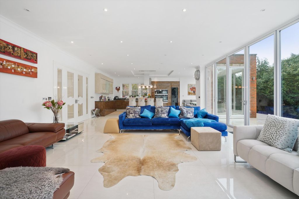 Property photo 2 of 14 Image