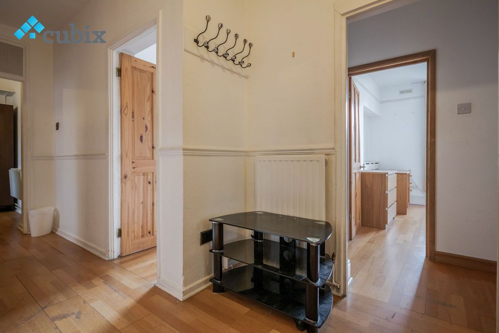 Property photo 3 of 31