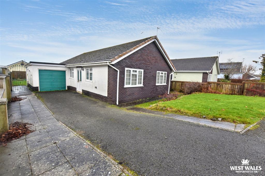 Additional image 14 of 3 bed detached bungalow for saleVicarage Fields, Pembroke SA71