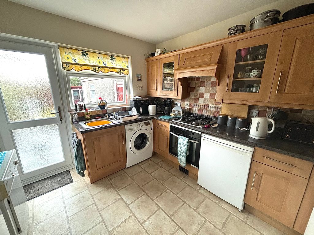 Property photo 3 of 10 Image
