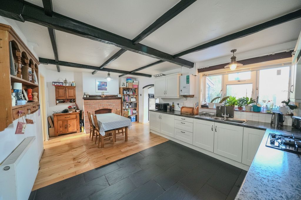 Property photo 2 of 24