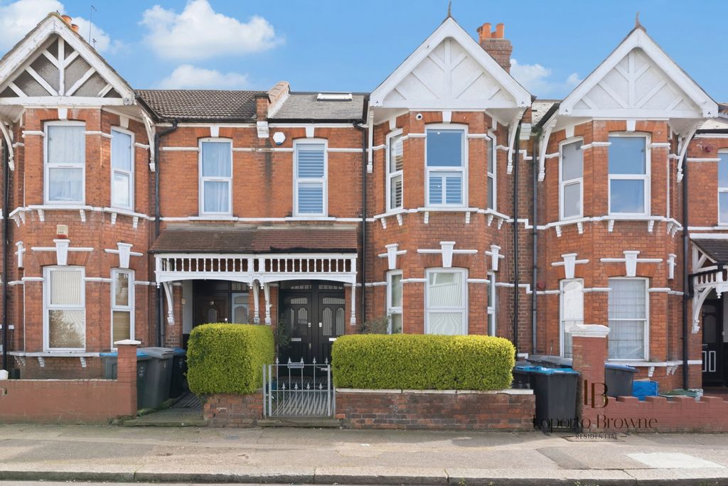 Property photo 2 of 28