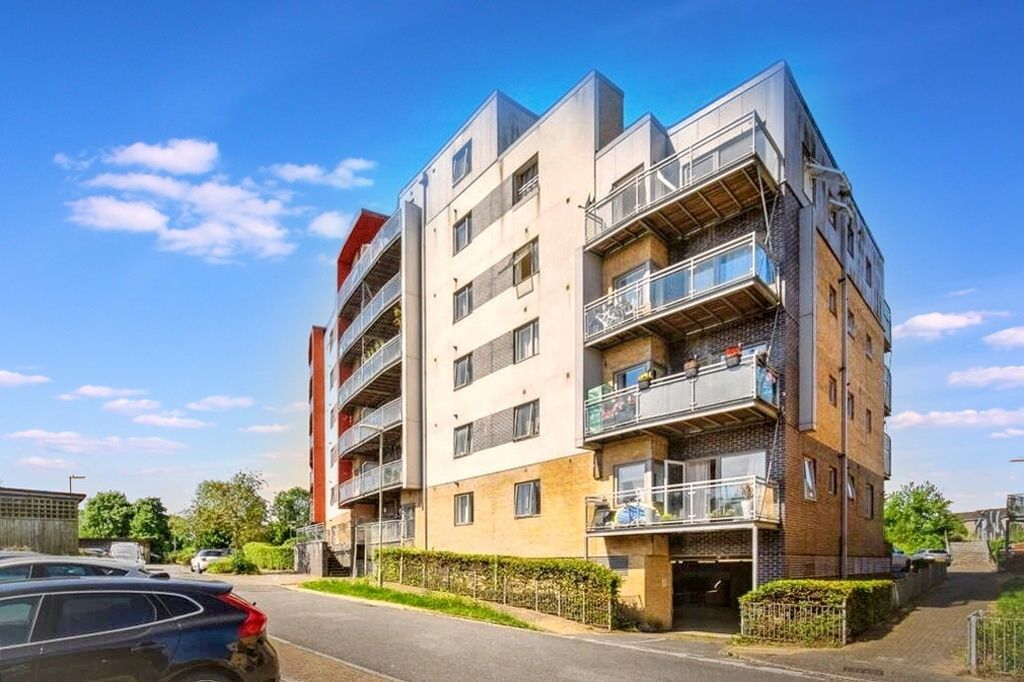 Property photo 1 of 16 Front