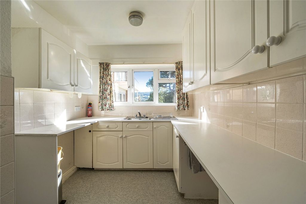 Property photo 3 of 16 Picture No. 23