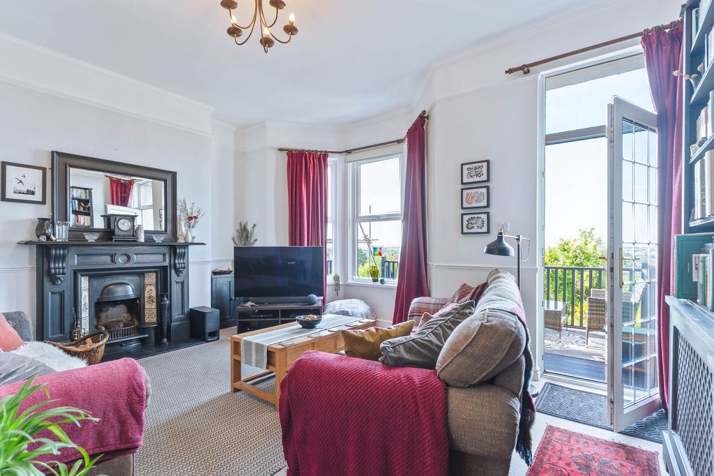Property photo 1 of 36