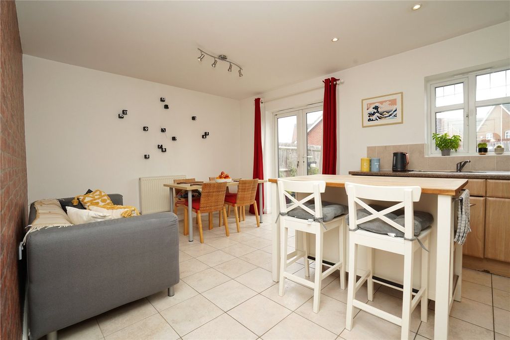 Property photo 3 of 15 Picture No. 12