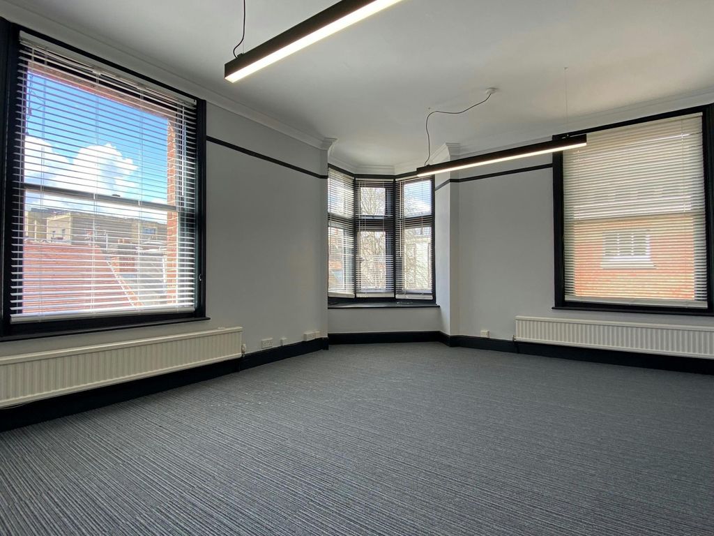 Property photo 3 of 4 New Int.Jpg