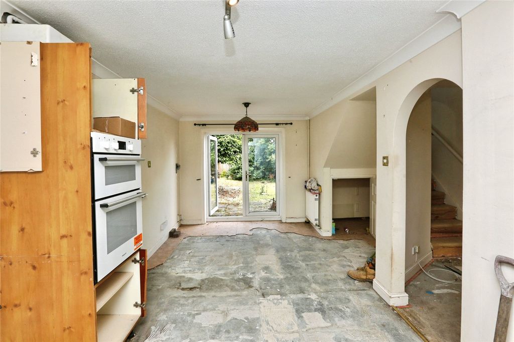 Property photo 3 of 20 Kitchen