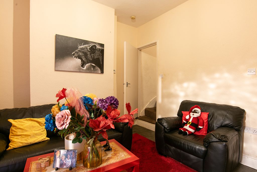 Property photo 2 of 21