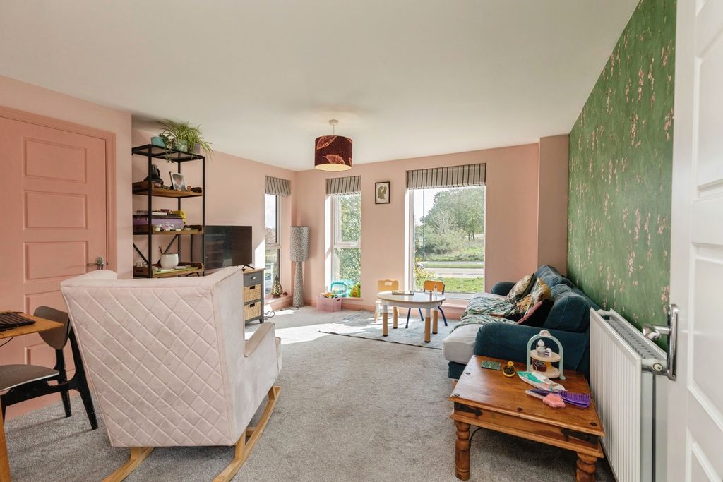 Property photo 3 of 20 Pbox-Img.Jpg