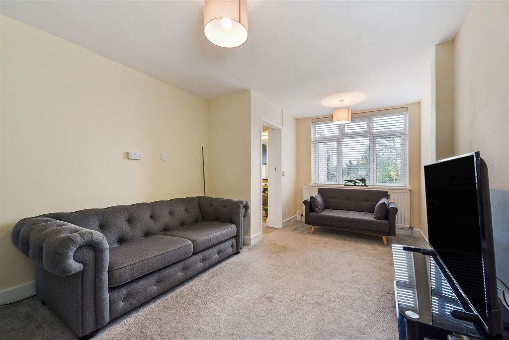 Property photo 3 of 16 Ph19_6332866.Jpg