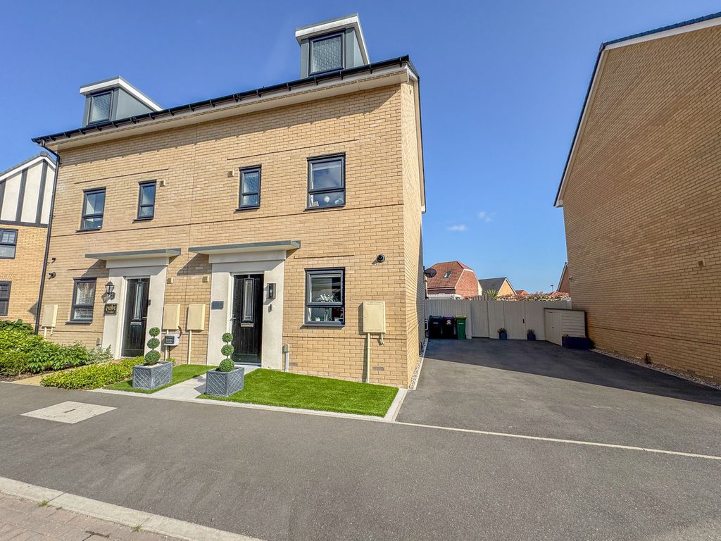 Property photo 1 of 33