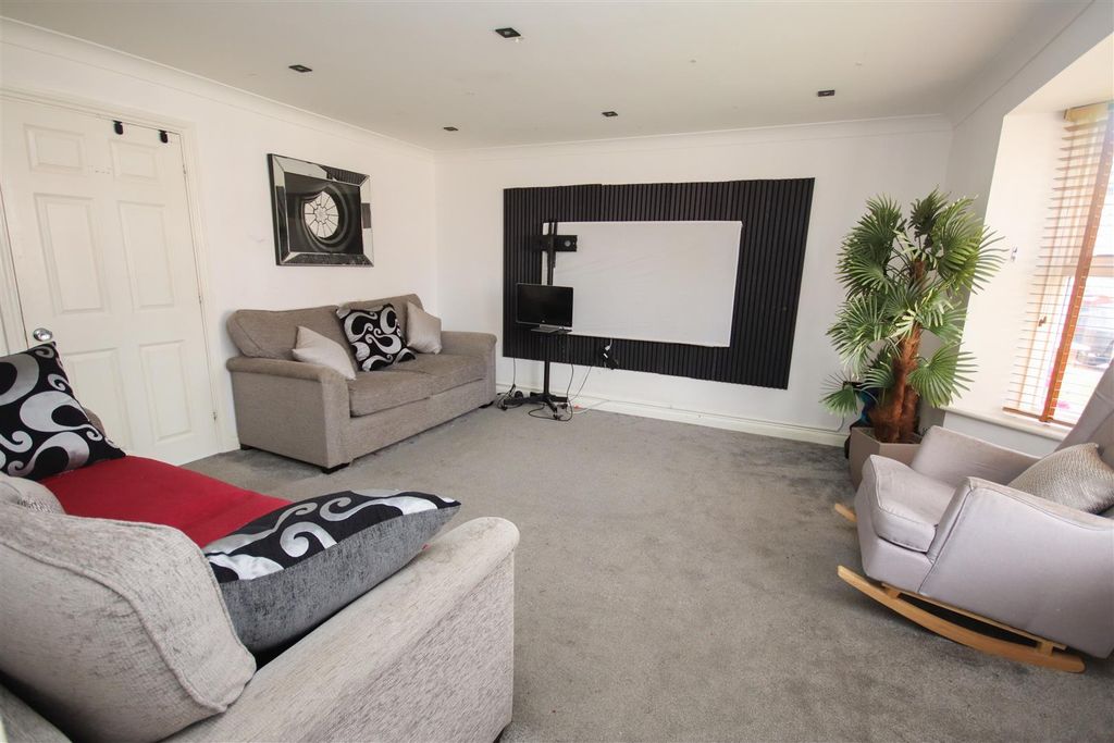 Property photo 3 of 17 Img_5036.Jpg