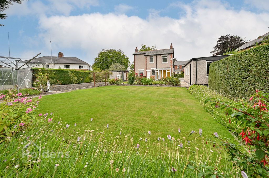 Property photo 2 of 24