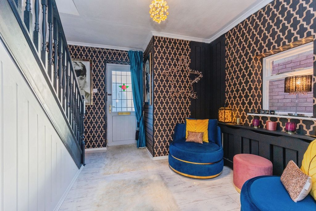 Property photo 2 of 23 Pbox-Img.Jpg