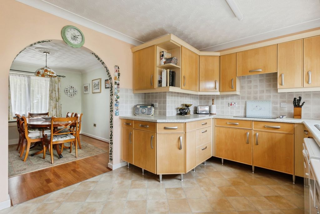 Property photo 2 of 32 Pbox-Img.Jpg