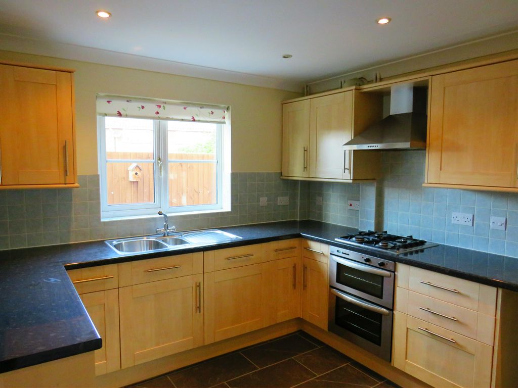 Property photo 2 of 18 Kitchen