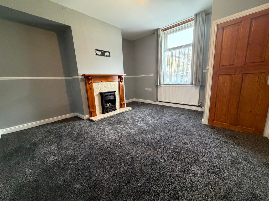 Property photo 2 of 8 Image