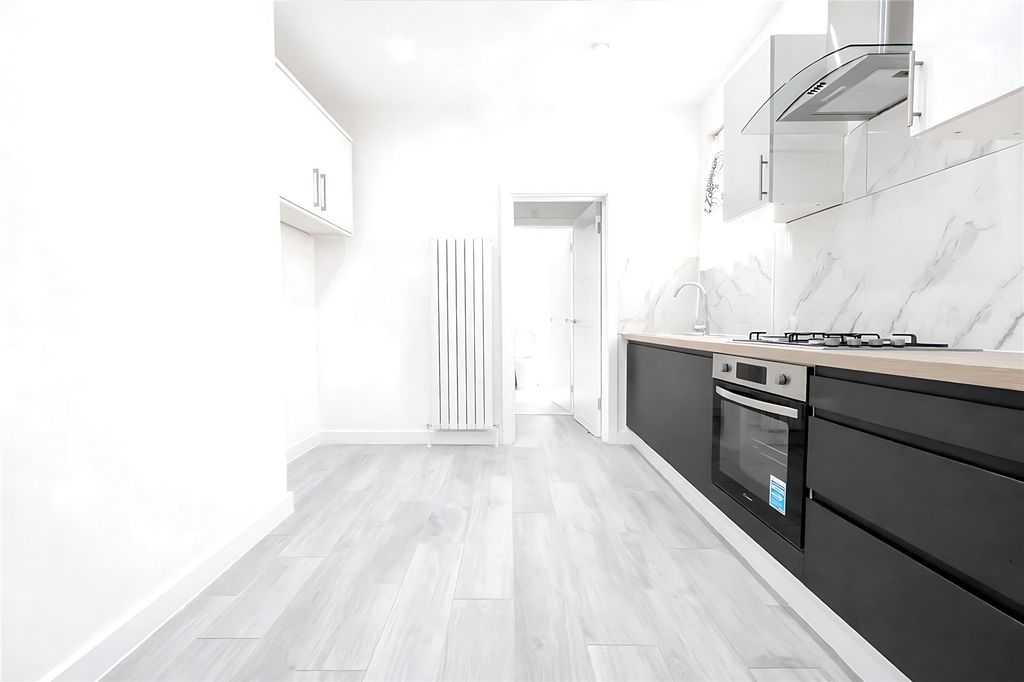 Property photo 2 of 13 Picture No. 04