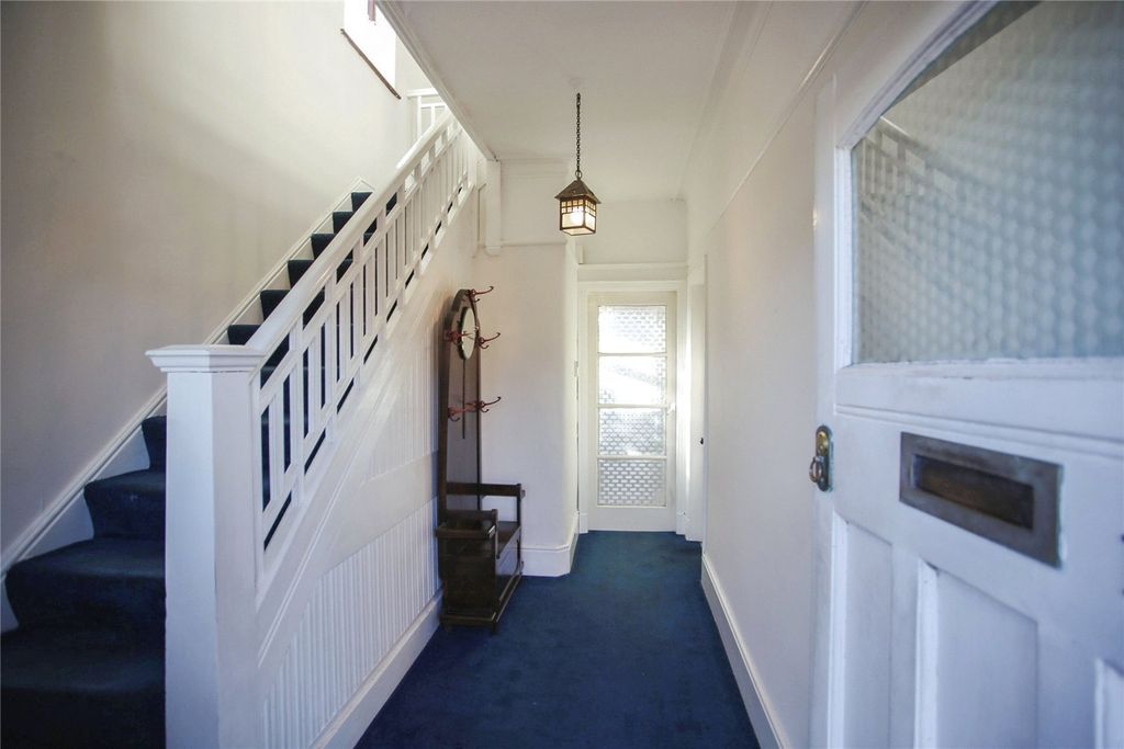 Property photo 2 of 21 Picture No. 17