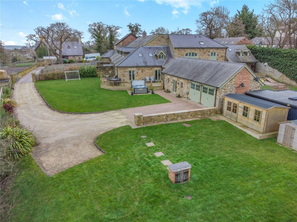 Property photo 1 of 48 Picture No. 24