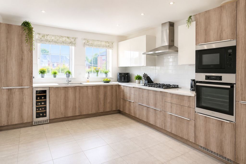 Property photo 3 of 15 Kitchen