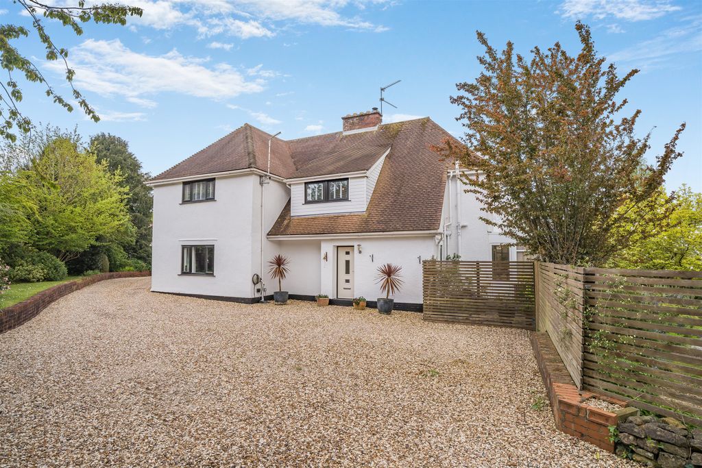 Property photo 2 of 29