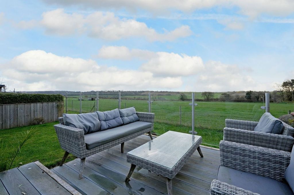 Property photo 3 of 39