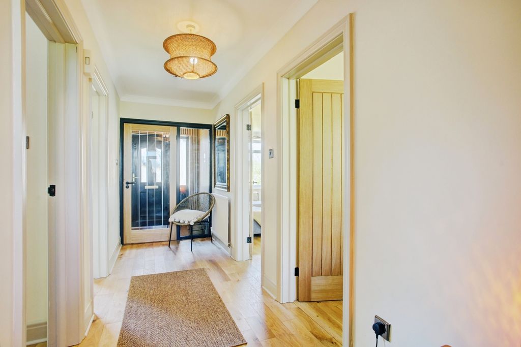 Property photo 2 of 17 Hallway